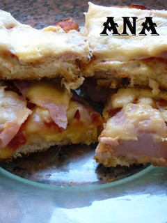 Una foto de Pizza rellena con crema y queso crema