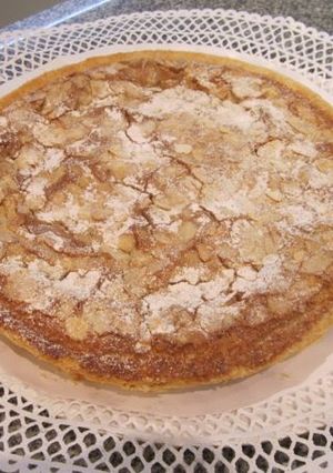 Una foto de Tarta de hojaldre con crema de almendras