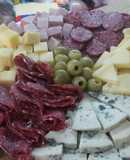 Tabla de fiambres y quesos para la picada