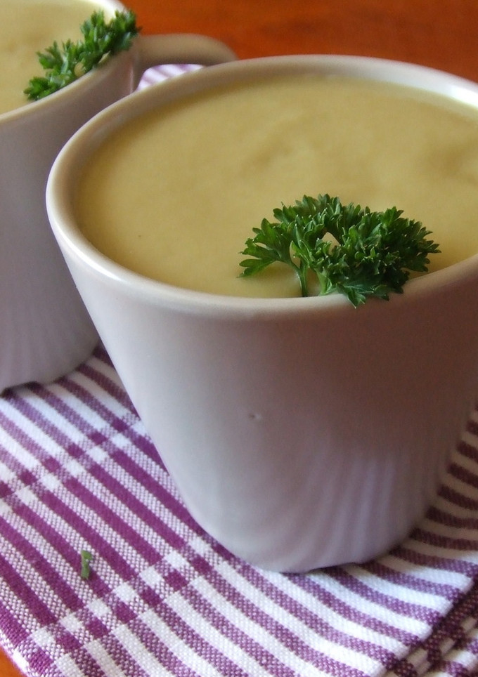 Una foto de Crema fría de vainas de habas frescas