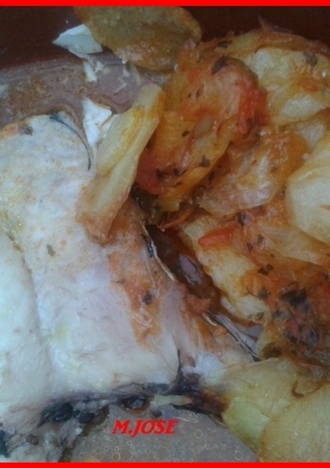 Una foto de Cogote de merluza al horno con panaderas