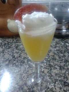 Una foto de Cóctel de melón, nata y jamón