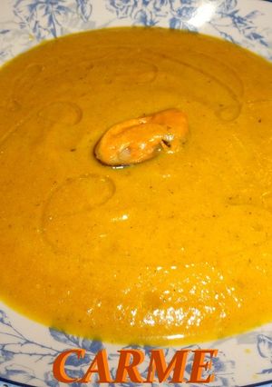 Una foto de Crema de zanahoria y mejillones