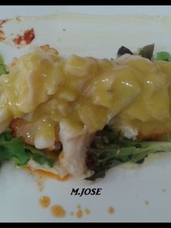 Una foto de Ensalada templada de bacalao con salsa ali-oli