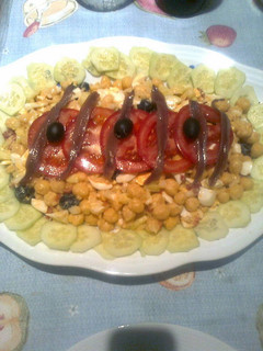 Una foto de Ensalada de legumbre y picada de anchoas