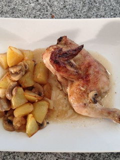 Una foto de Pollos picantones con manzana
