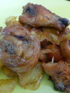 Una foto de Pollo con limón y champiñón