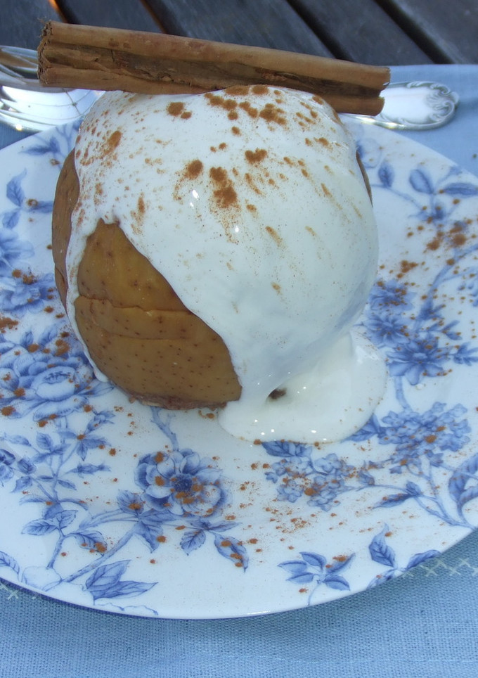 Una foto de Manzanas asadas con vino de Oporto al aroma de canela