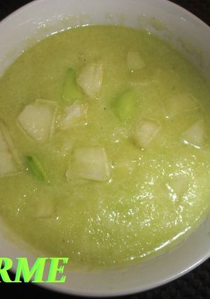 Una foto de Sopa fría de pepino y melón