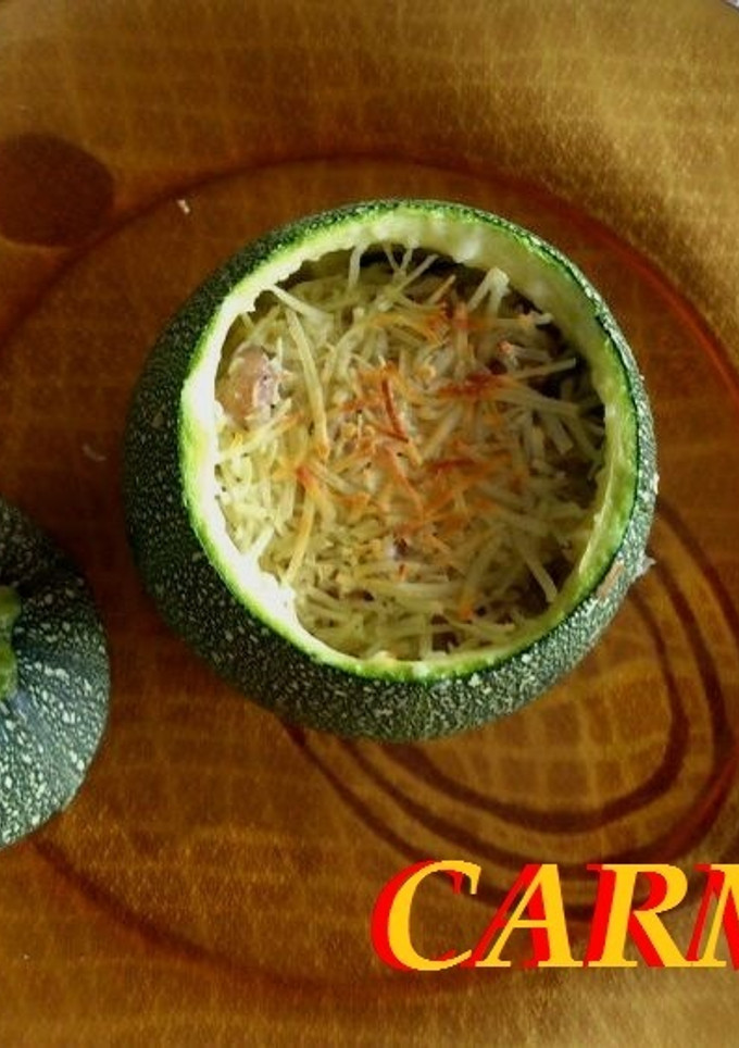 Una foto de Calabacín redondo relleno con butifarra de cerdo