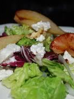 Una foto de Ensalada de pera y Gorgonzola