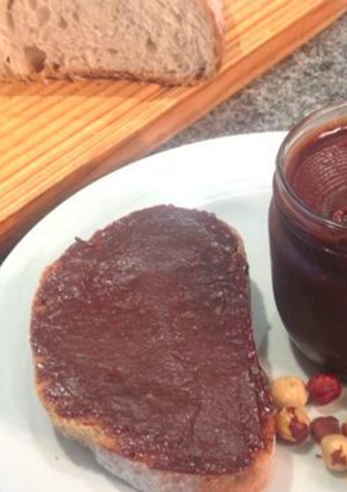 Una foto de Crema de cacao con avellanas (Nutella)