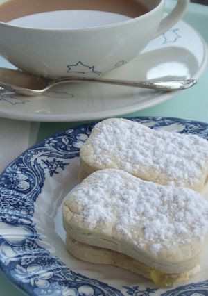 Una foto de Galletas de mantequilla rellenas con mermelada cítrica