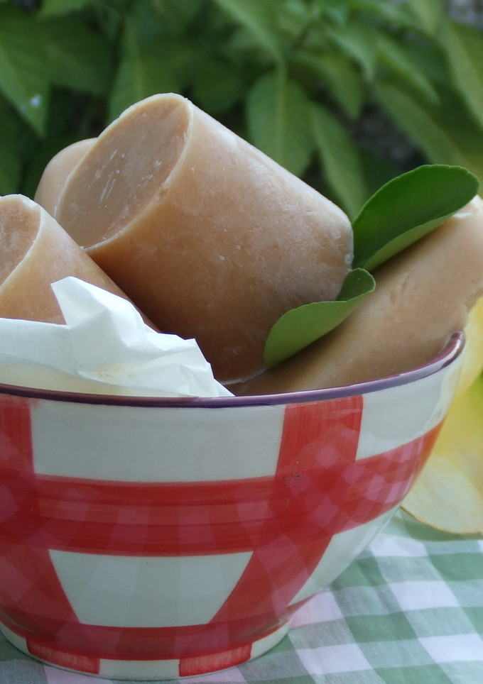 Una foto de Polos multifrutas con canela y sirope