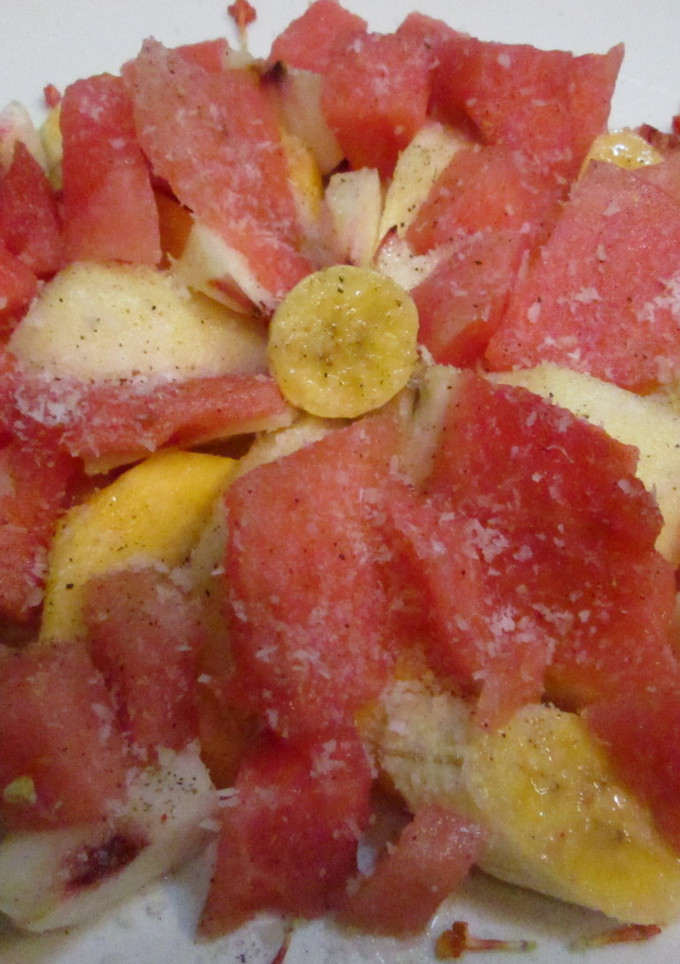 Una foto de Ensalada especiada de frutas de estación