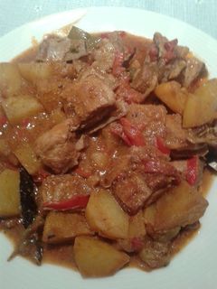 Una foto de Caldereta de cordero con patatas