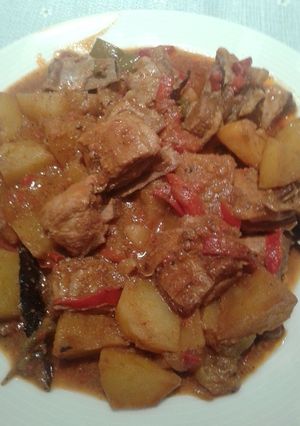 Una foto de Caldereta de cordero con patatas