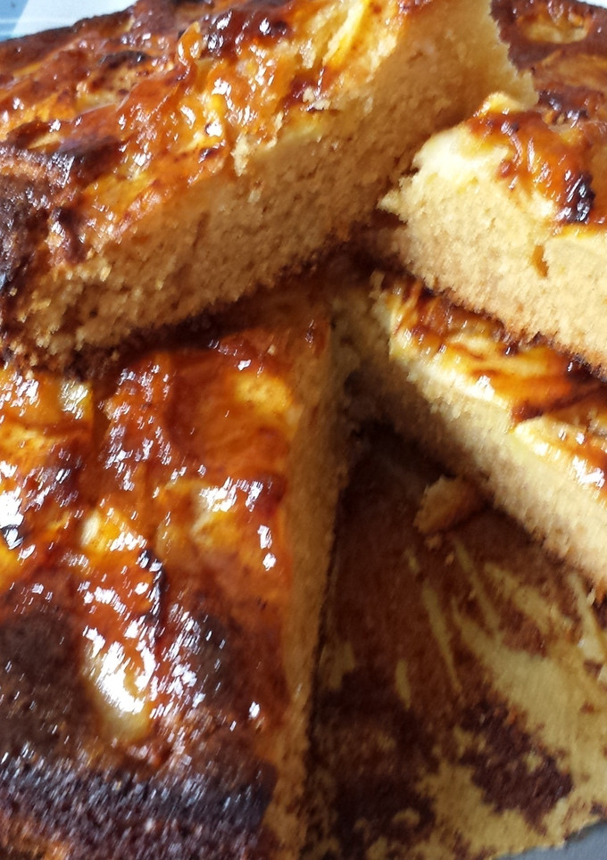 Una foto de Tarta con compota de manzana y mermelada