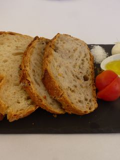 Una foto de Para picar tostadas con jamón