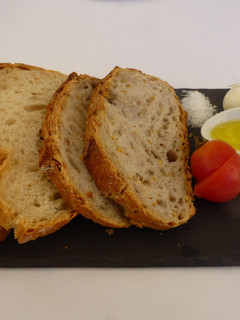 Una foto de Para picar tostadas con jamón