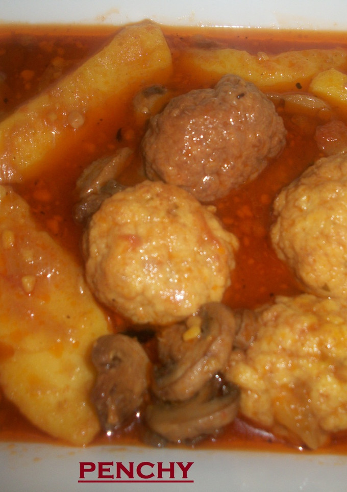Una foto de Albóndigas en salsa de almendras al curry