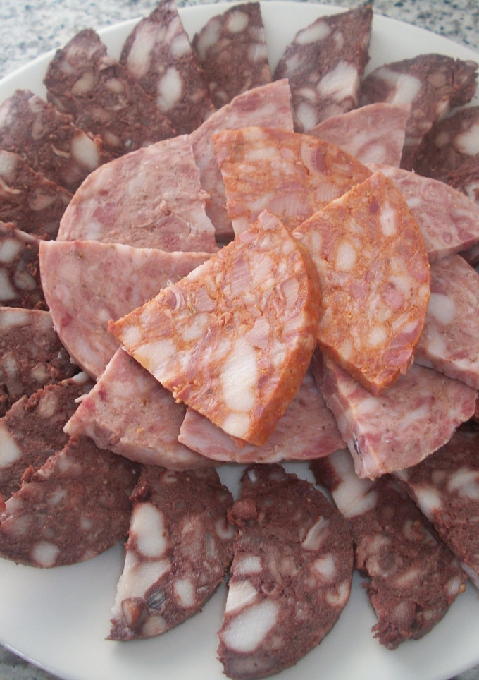 Una foto de Aperitivo de embutidos murcianos