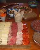 Tabla de embutidos ibéricos y quesos especiales
