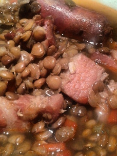 Una foto de Lentejas con panceta y chorizo