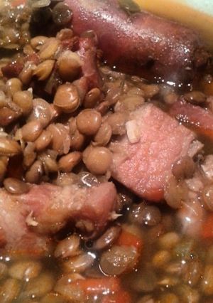 Una foto de Lentejas con panceta y chorizo