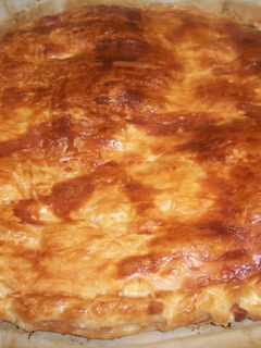 Una foto de Pastelón de beicon, queso y jamón york