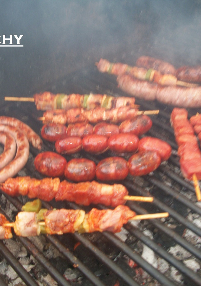Una foto de Barbacoa de embutidos murcianos
