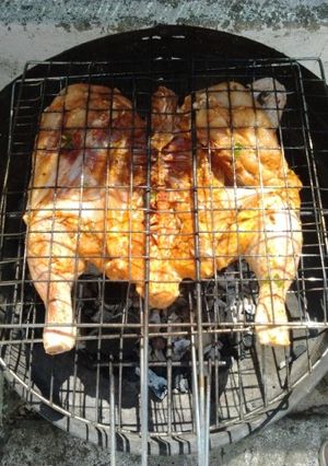 Una foto de Pollo entero a la parrilla
