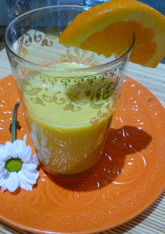Una foto de Zumo de kiwi, pera y naranja