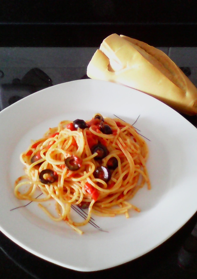 Una foto de Spaguetti alla puttanesca