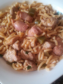 Una foto de Fideos con longaniza blanca