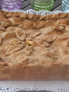 Una foto de Empanada gallega de manzana