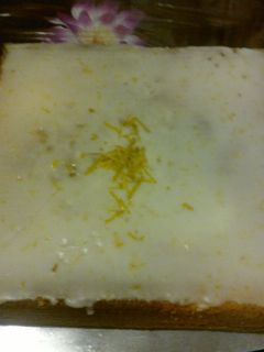 Una foto de Esponjoso pastel de limón