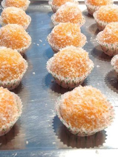 Foto principal de Bolitas de coco rallado y zanahoria