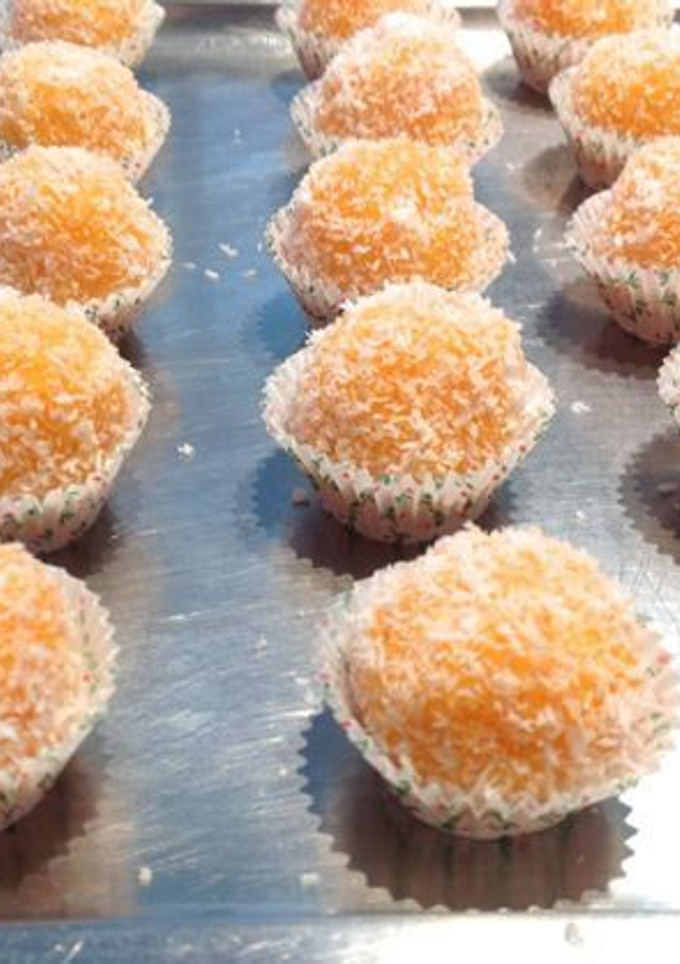 Una foto de Bolitas de coco rallado y zanahoria