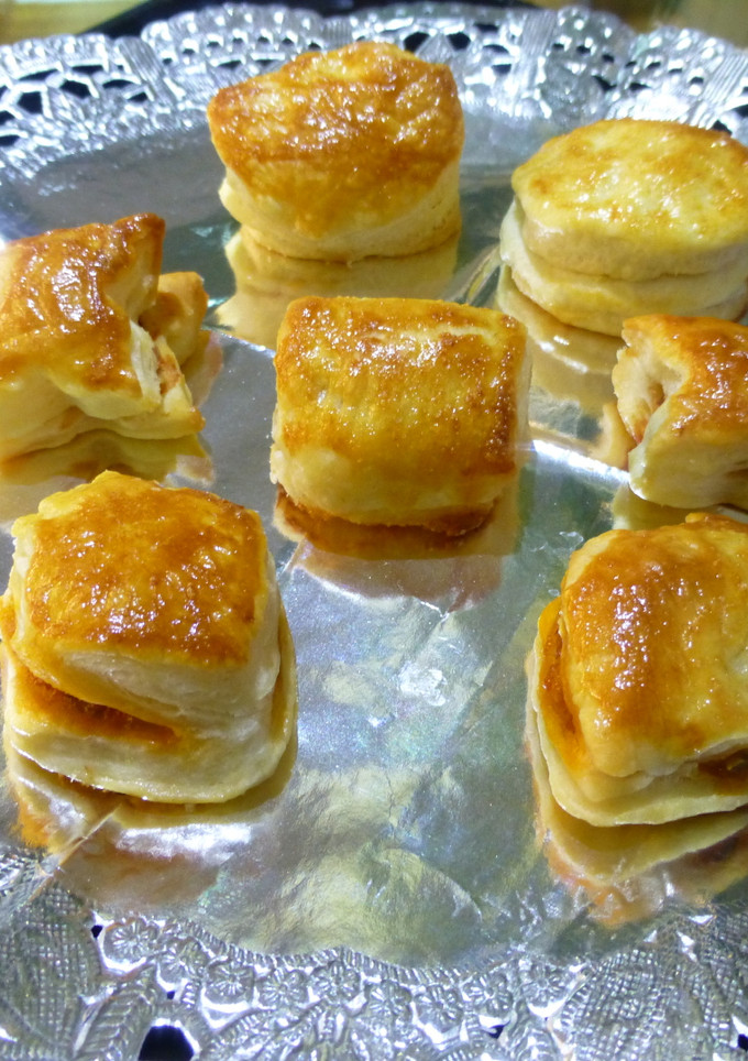 Una foto de Canapés de hojaldre con forma de figuritas