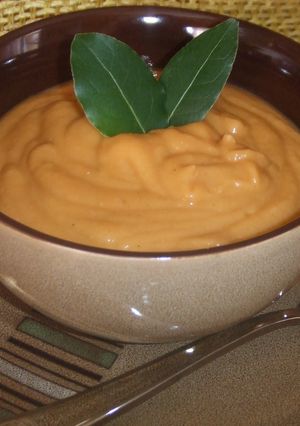 Una foto de Crema de verdinas y tomate