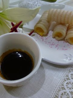 Una foto de Huesitos de santo de yema