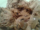 Pollo con vino blanco y champiñones rápida
