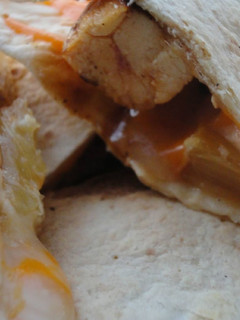 Una foto de Quesadillas de pollo y piña