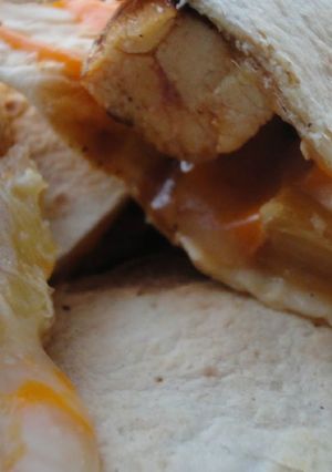 Una foto de Quesadillas de pollo y piña