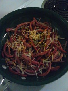 Una foto de Salchichas estilo Fajitas
