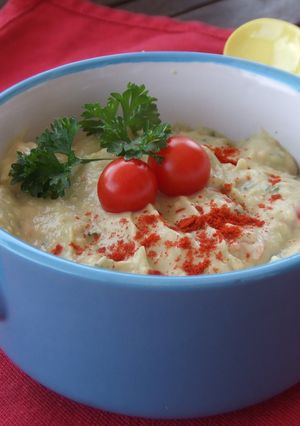 Una foto de Salsa de aguacate light al pimentón de la Vera