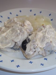 Una foto de Merluza cocida con mahonesa