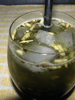Una foto de Tereré o infusión de yerba mate frío