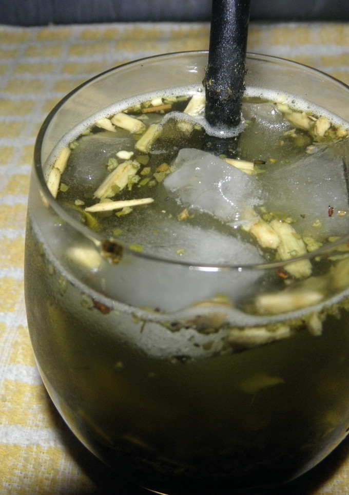 Una foto de Tereré o infusión de yerba mate frío